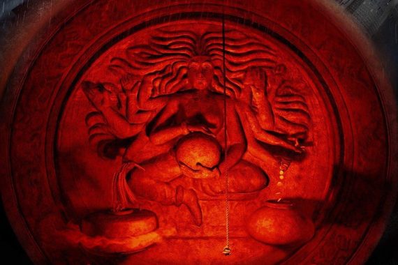 तुम्बाड（タンバッド）のネタバレ考察：金への執着が生んだ地獄絵図、インドホラーの異色作